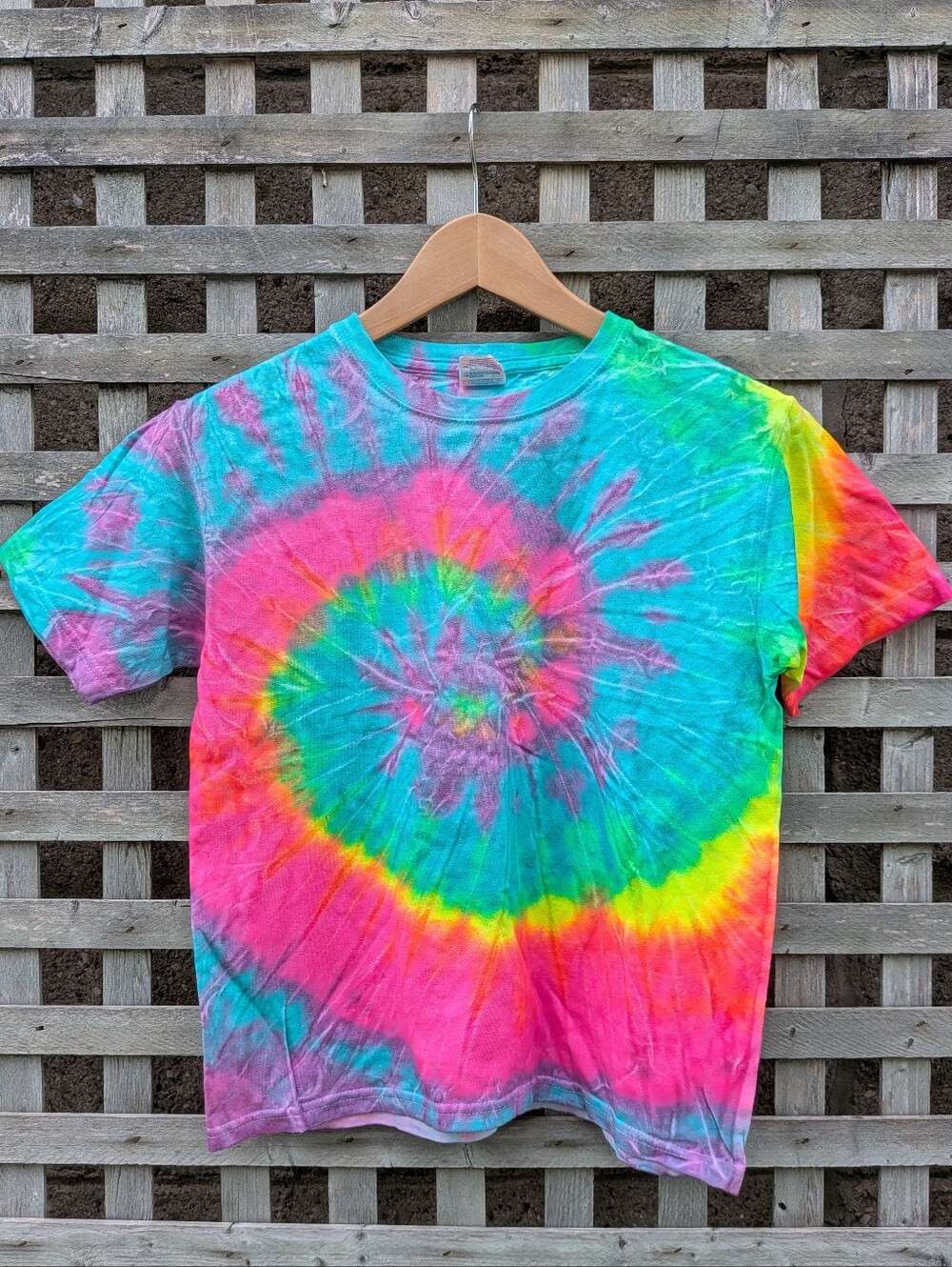 Kids Tie Dye T-Shirt Youth Medium Crewneck Fun Funky Camp Summer Beach Colorful